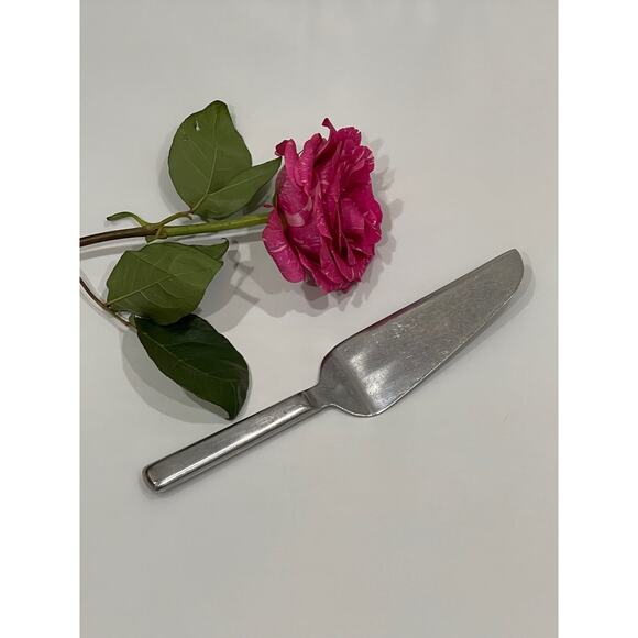 Vintage Update Pastry Server - Picture 1 of 2